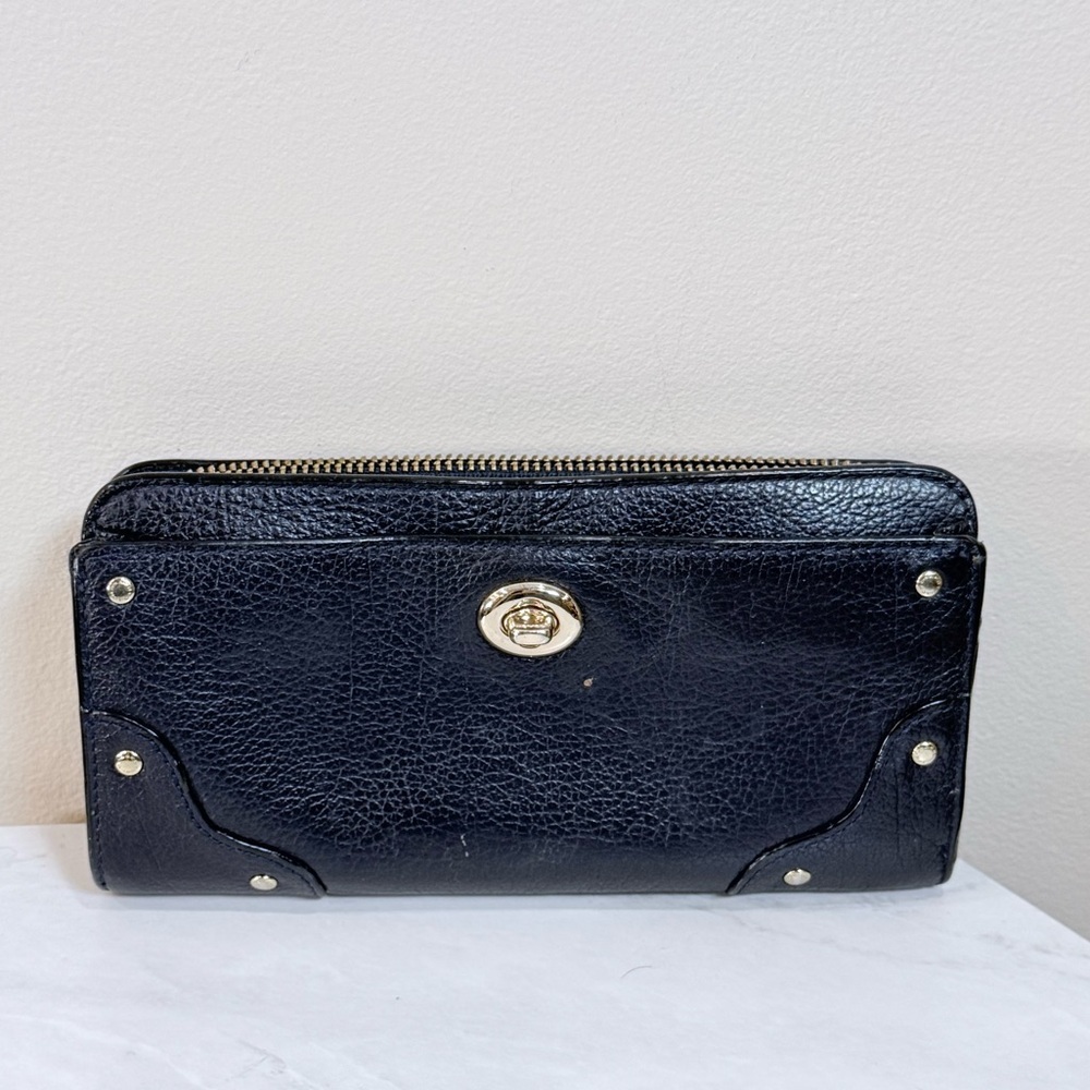 🔥Coach Black Leather Zip Wallet with Turn-Lock Accent Fair Condition 🔥